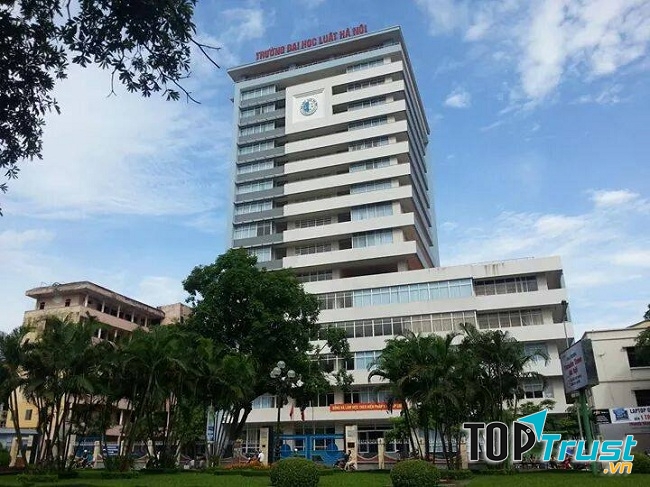 Nhà nước ta rất coi trọng nghề luật.