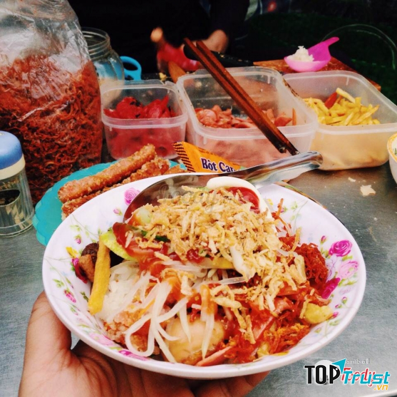 Xôi nem chua rán cô Tuyết