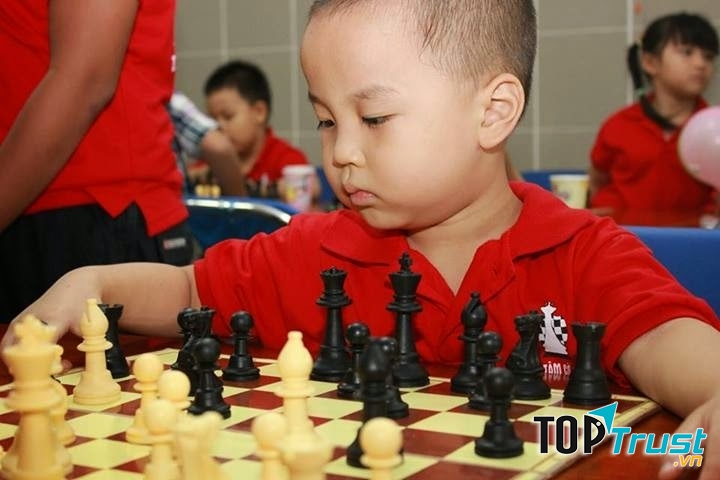 Chơi cờ Vua khơi gợi niềm ham thích học tập những kĩ năng quan trọng của trẻ em