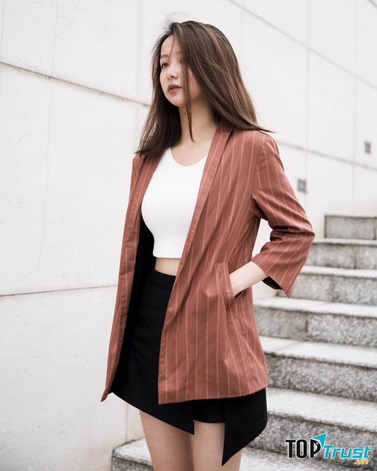 Diện cả cây đồ Coble xuống phố thế này thật xinh
