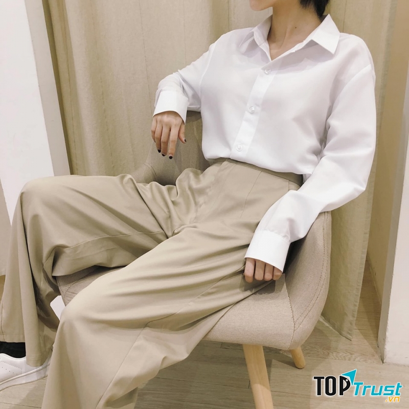 Các mẫu quần áo của Coble Clothing thiết kế rất đơn giản, từ màu sắc đến kiểu dáng nhưng rất bắt mắt và không nhàm chán