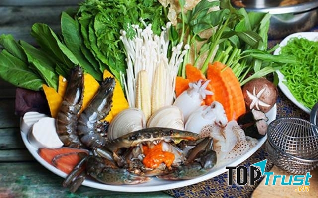 Rau, hải sản lẩu