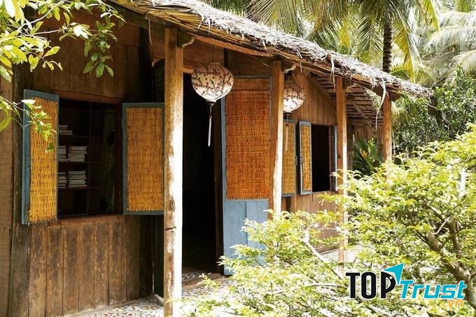 Đến Cocohut Homestay bạn như được về quê, về quê để bắt ốc, hái rau, nhổ khoai, nấu ăn