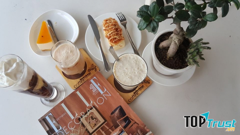 Đồ uống tại quán