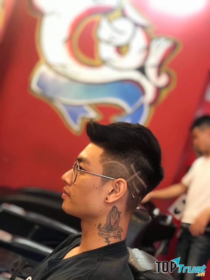 Chỉ cần đến với Còi Barber Shop các bạn nam sẽ thấy sự khác biệt trên gương mặt của mình