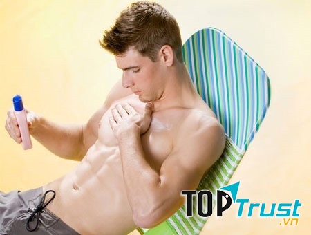 Hãy sử dụng kem chống nắng khi đi ra ngoài