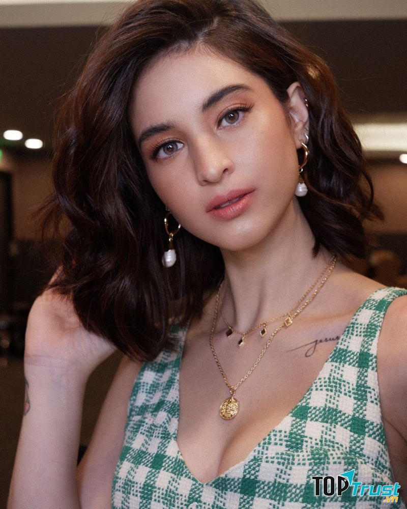 Coleen Garcia Crawford
