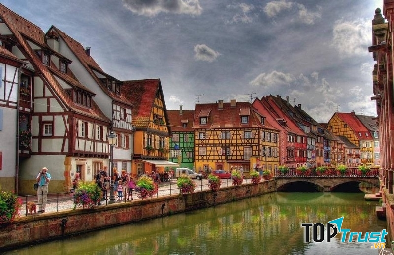 Sự yên bình, cổ kính ở Colmar, Pháp
