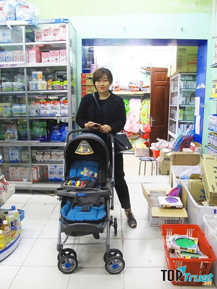 Một khách hàng mua sản phẩm tại Colorful Shop (Ảnh từ Web của shop)