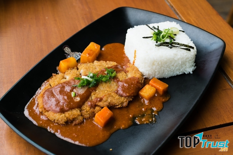 Nước sốt chính là điểm nhấn độc đáo của món cơm cà ri