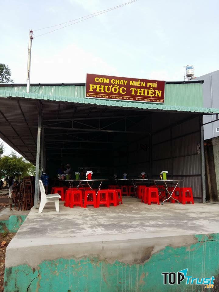 Cơm chay miễn phí Phước Thiện