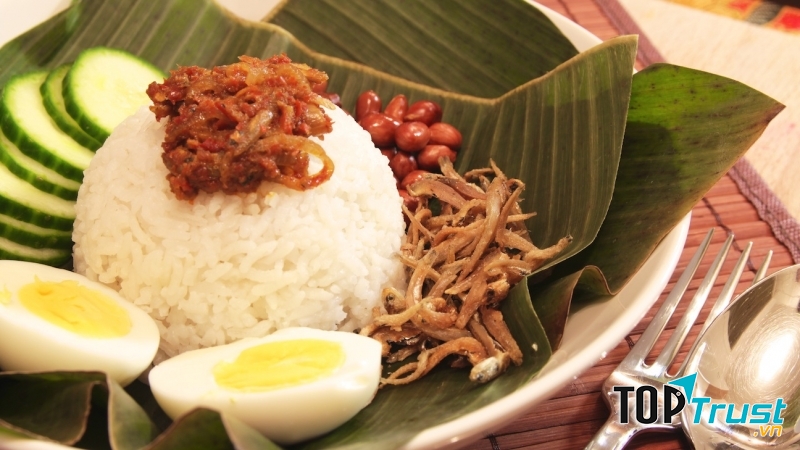 Cơm ngậy mùi nước cốt dừa