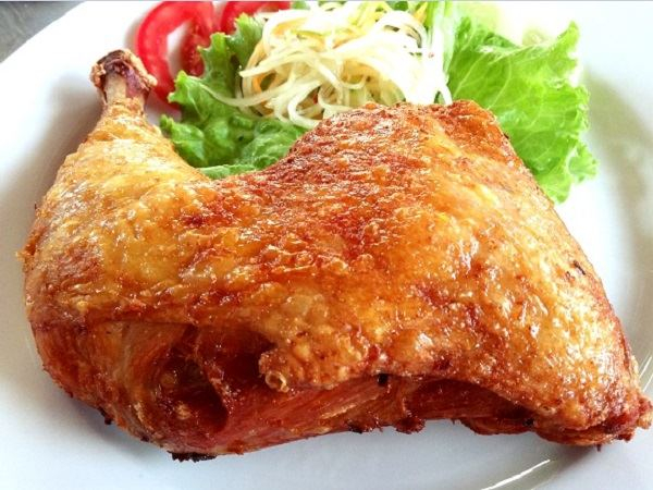 Cơm đùi gà khổng lồ