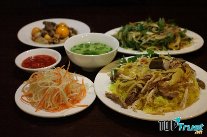 Cơm gà Bà Luận Tam Kỳ