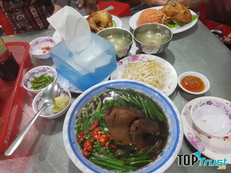 Cơm gà Hải Ký