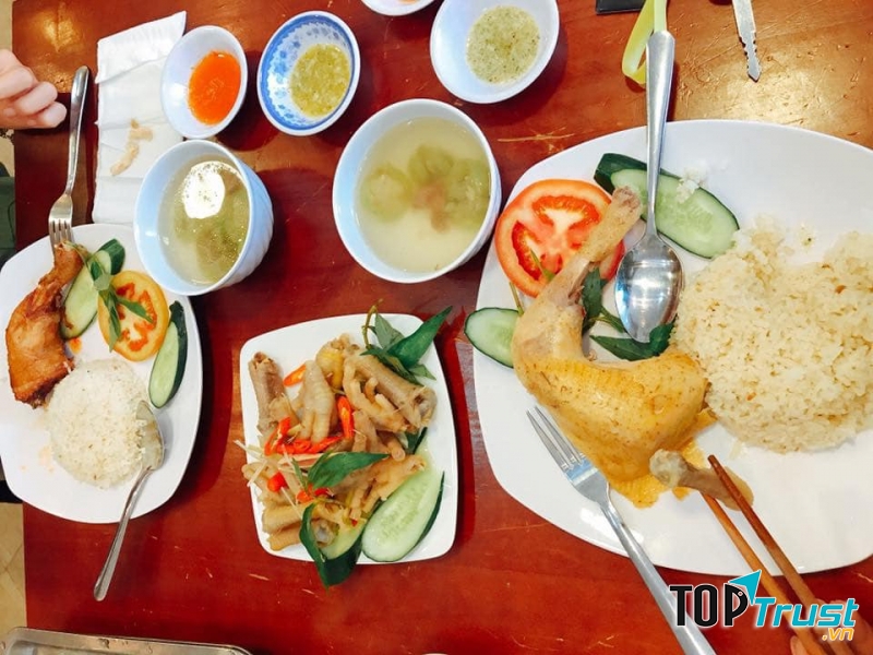 Cơm Gà Hoàng Diệu