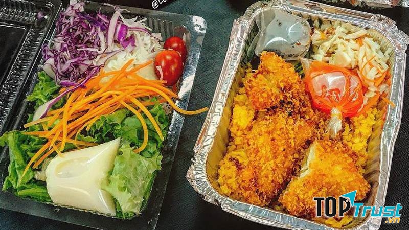 Cơm gà Lê Trang đã có quán hẳn hoi và chỉ bán mang về