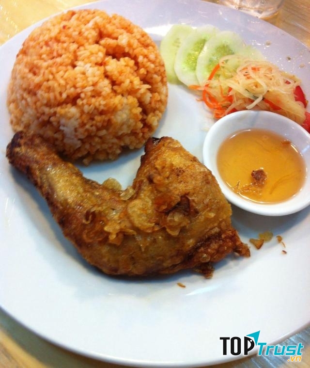 Cơm gà xối mỡ