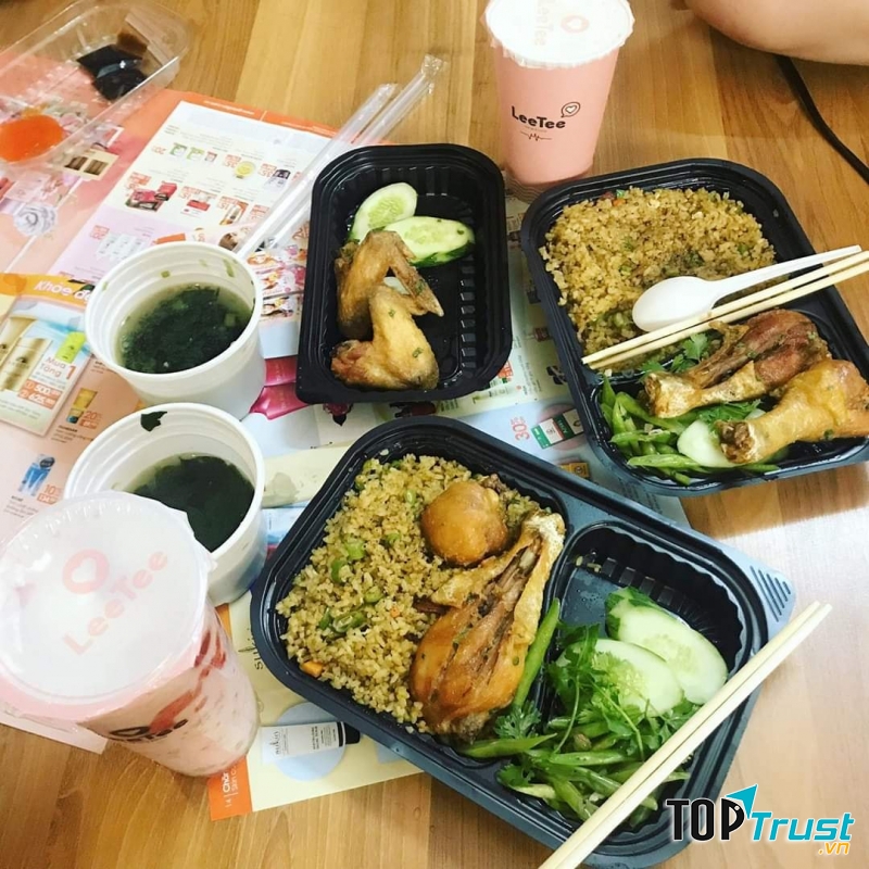 Cơm Gà Xối Mỡ Hoàng Nam