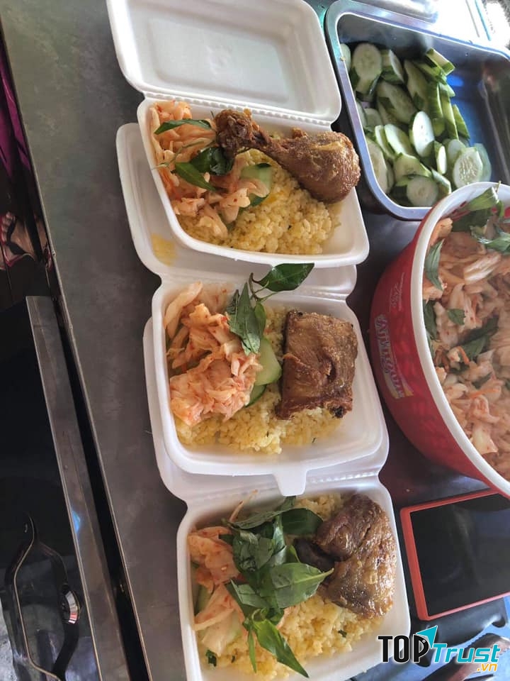 Cơm Gà Xối Mỡ Thụy Kha