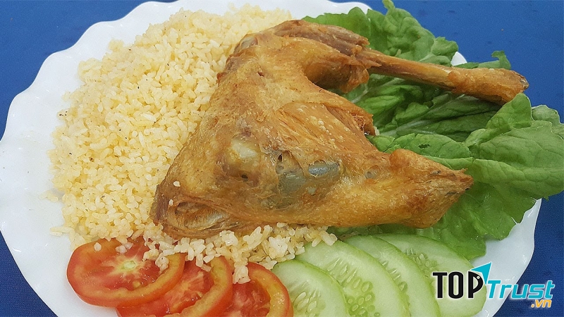 Cơm Gà Xối Mỡ Thụy Kha - Trần Nhật Duật