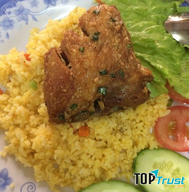 Cơm Gà Xối Mỡ Thụy Kha - Trần Nhật Duật