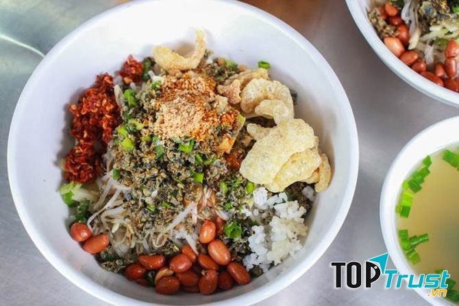 Cơm hến - đặc sản xứ Huế