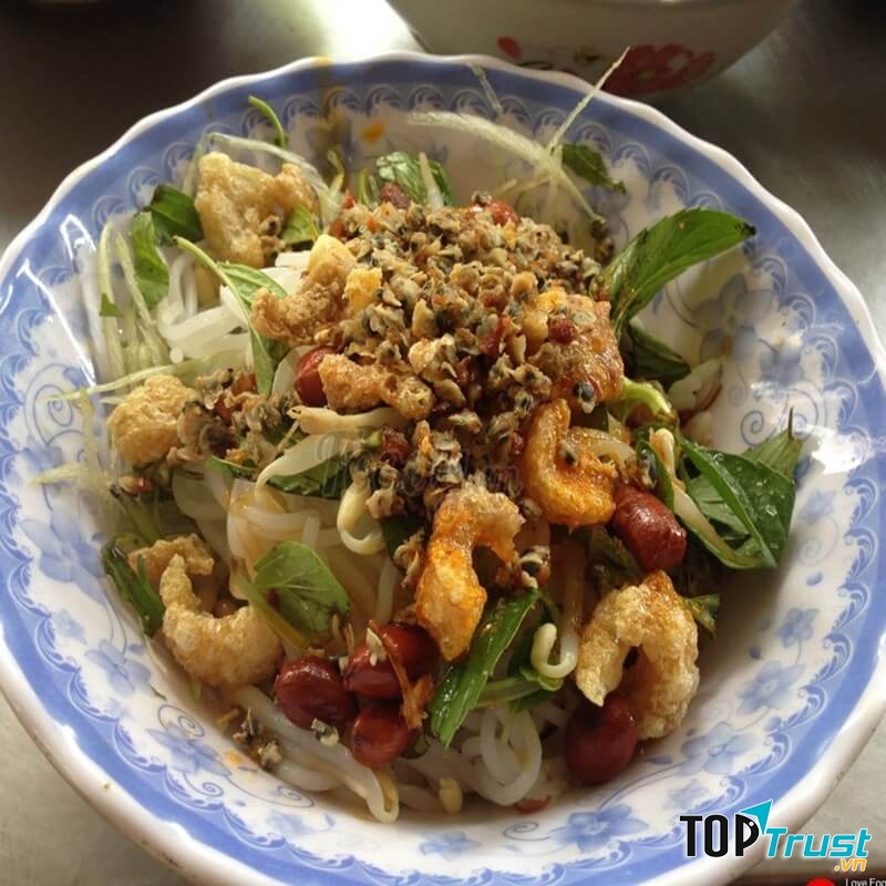 Cơm hến bà Cam