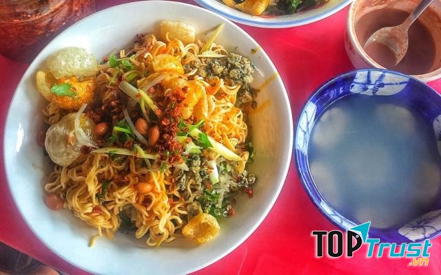 Cơm Hến chợ Phú Lộc