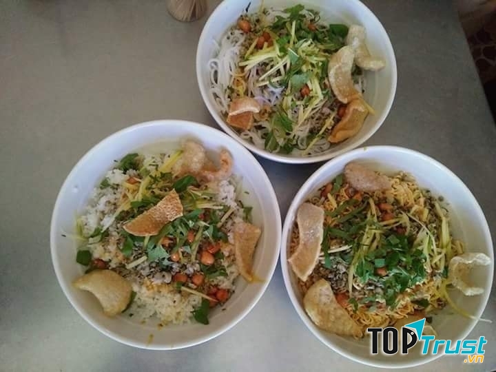 Cơm hến O nết