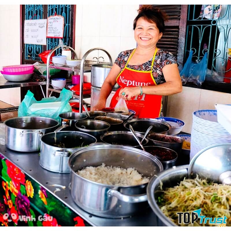 Cơm hến quán Đập Đá