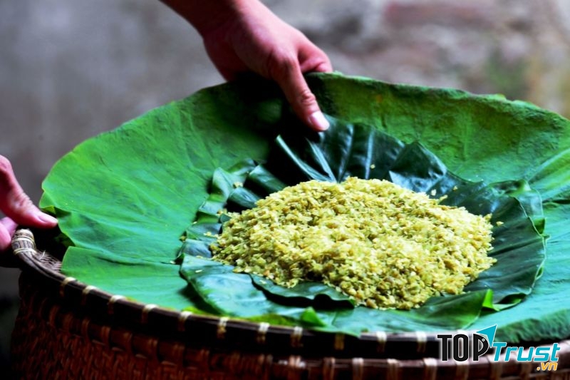 Cốm làng vòng hiệu bà Cận