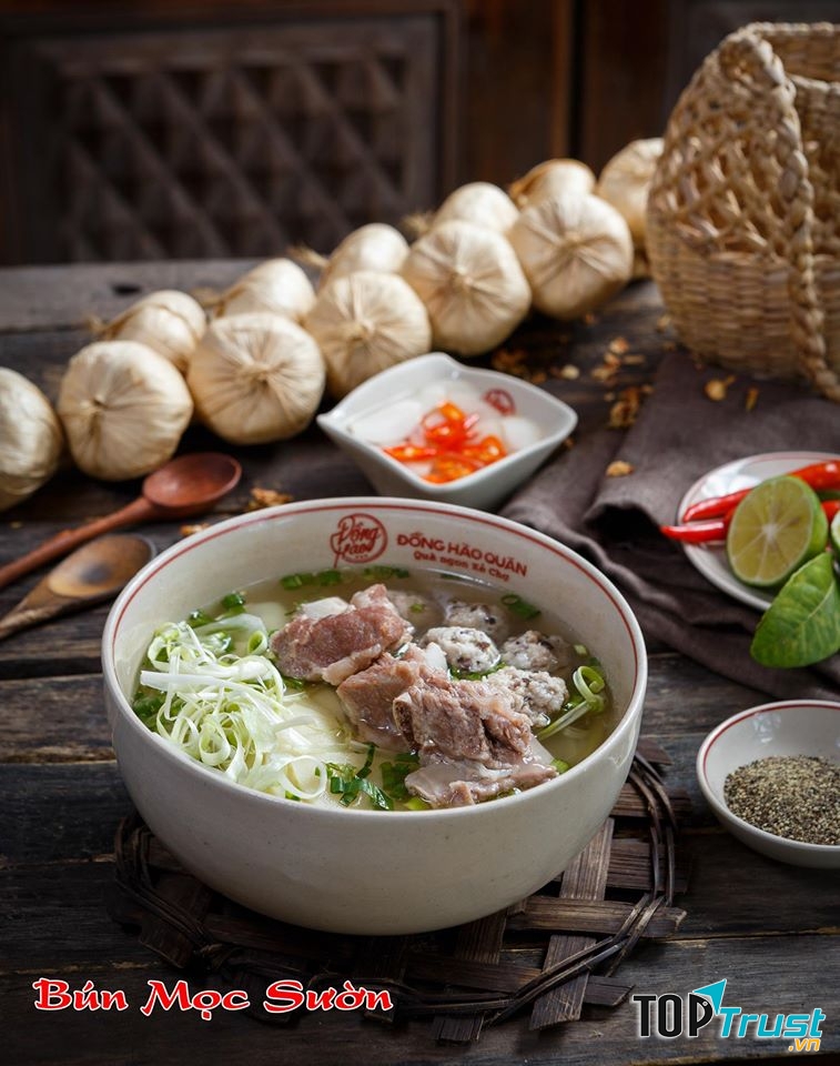 Cơm ngon kẻ chợ