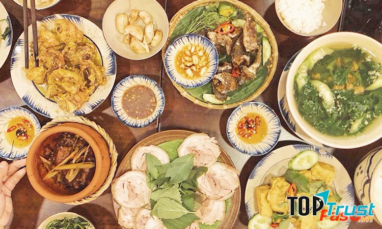 Cơm Nhà Tao - Hoa Phượng
