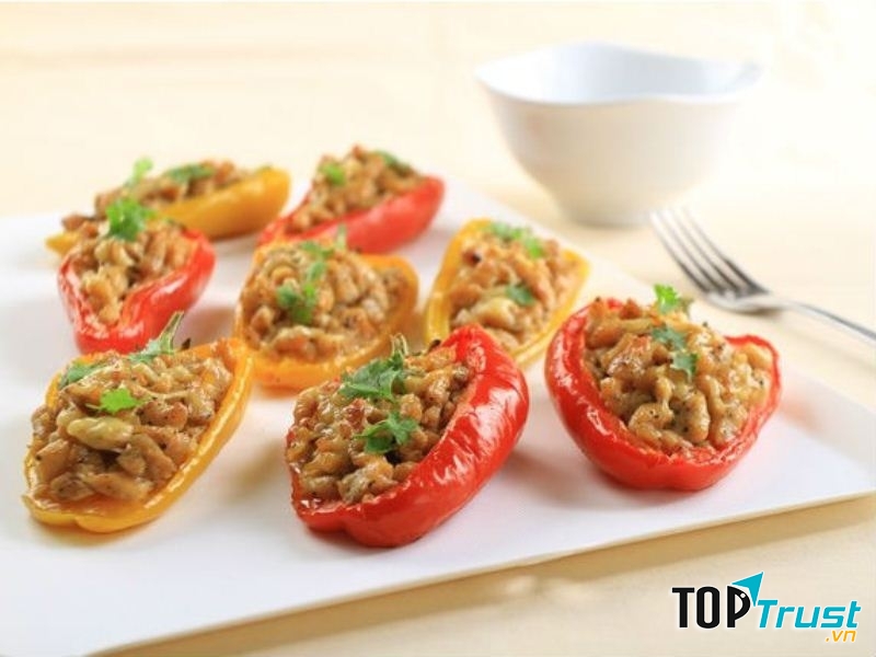 Cơm nhồi thịt hấp ớt chuông