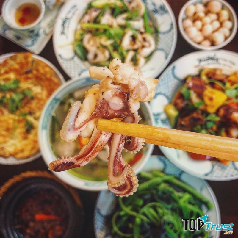 Cơm niêu 3 Cá Bống hấp dẫn người dùng