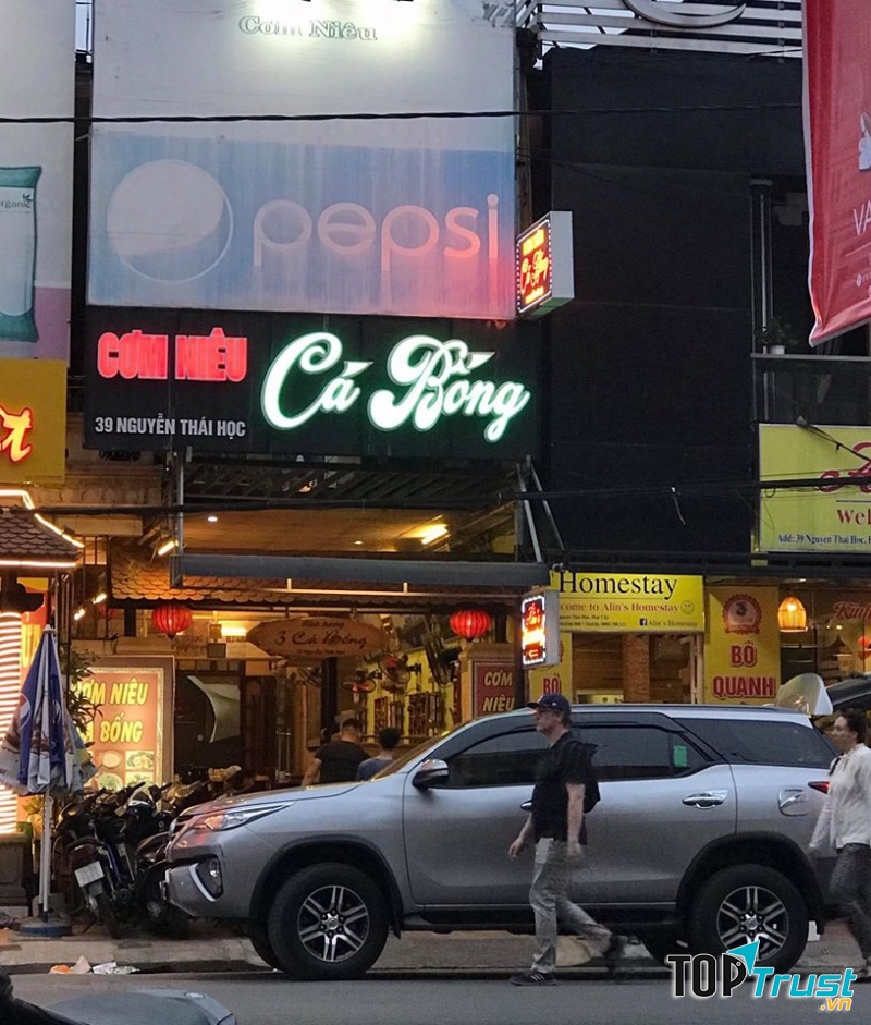 Cơm niêu Cá Bống