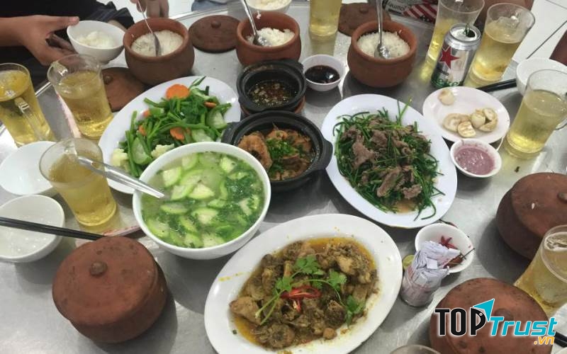 Cơm niêu Ngọc Phát