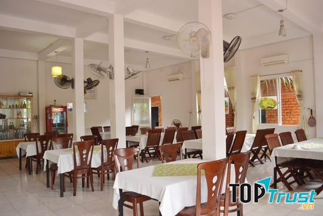 Không gian nhà hàng