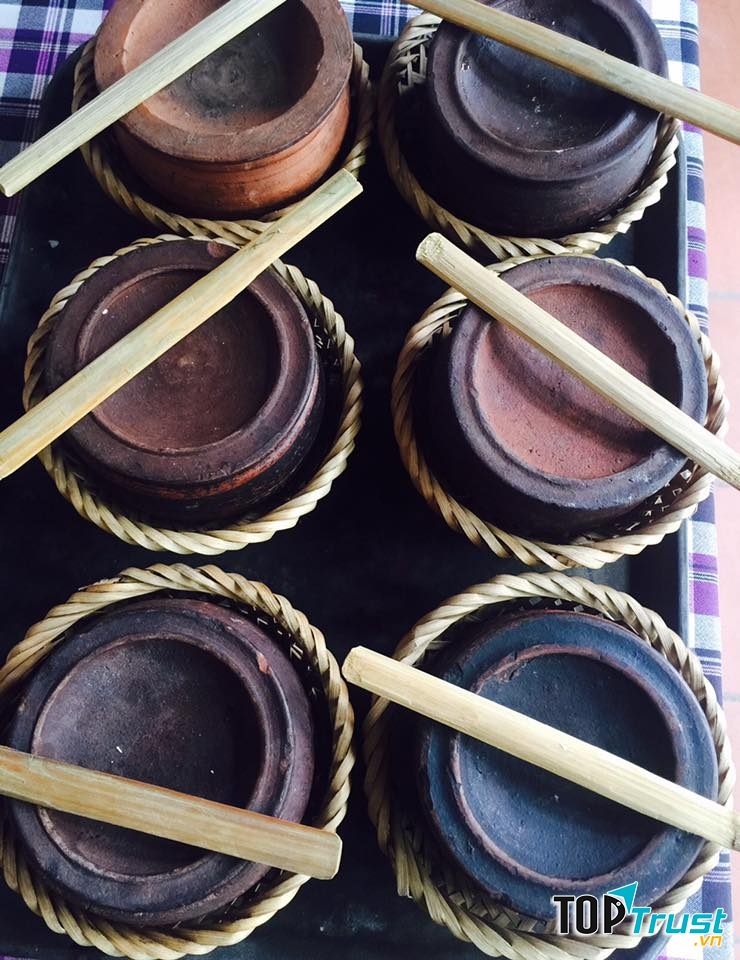 Cơm nấu từ niêu của Khải Hoàn