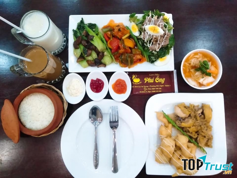 Cơm Niêu Phú Ông