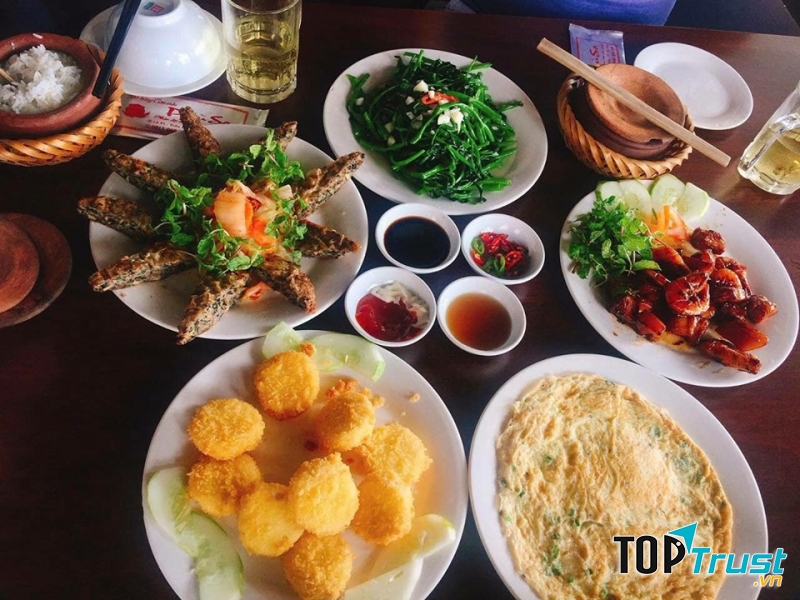 Cơm Niêu Phù Sa - Trần Bạch Đằng