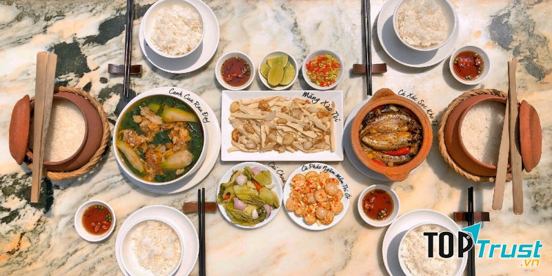 Cơm Niêu Sài Gòn