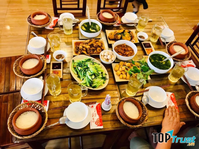 Cơm Niêu Việt Nam