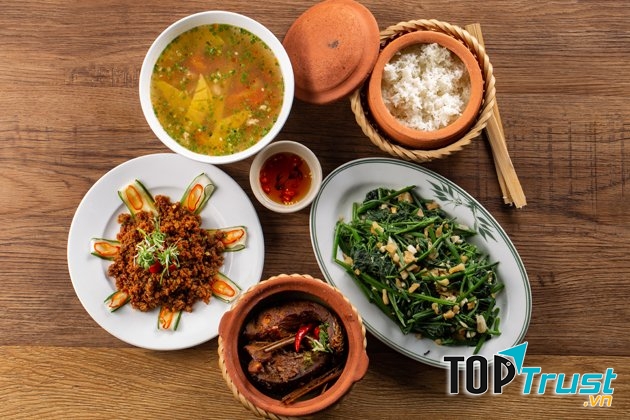 Cơm Niêu Việt Nam