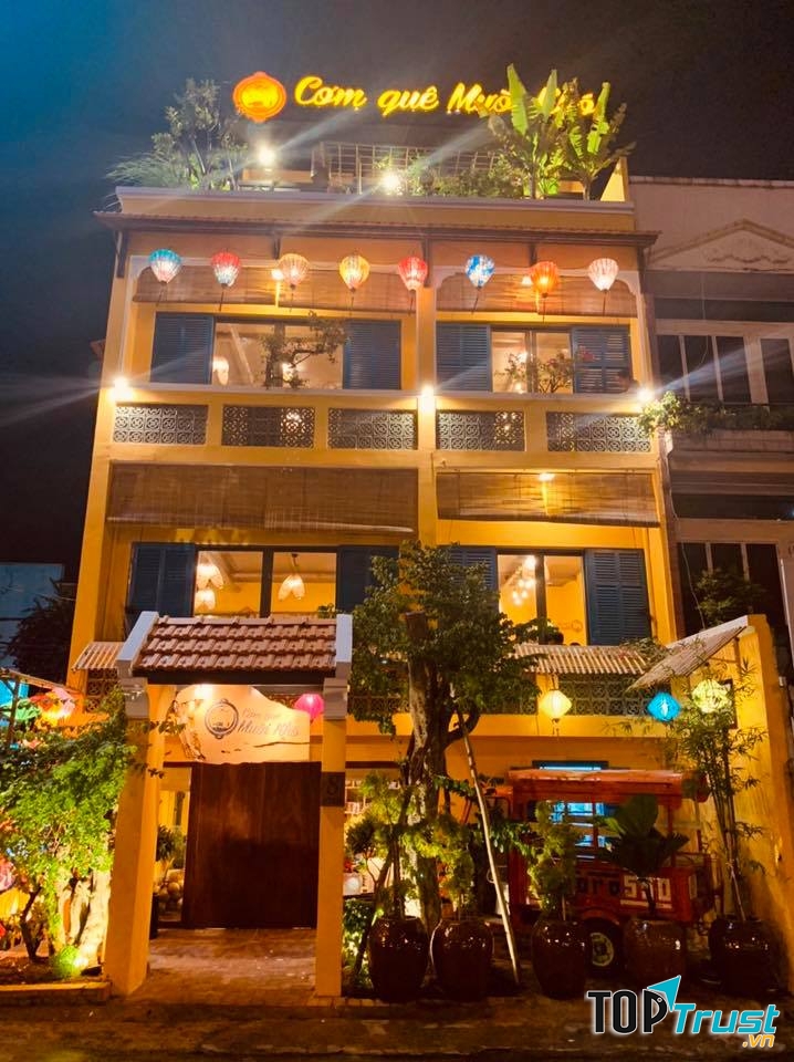 Cơm quê Mười Khó.