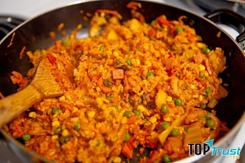 Cơm rang kim chi Hàn Quốc