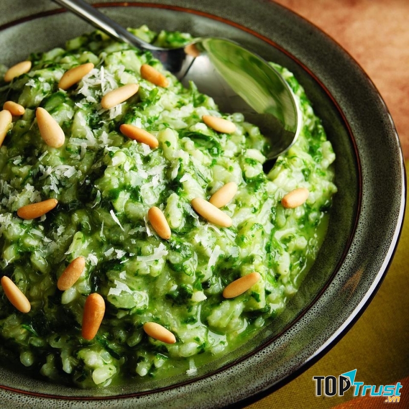 Màu sắc bắt mắt của món cơm Risotto