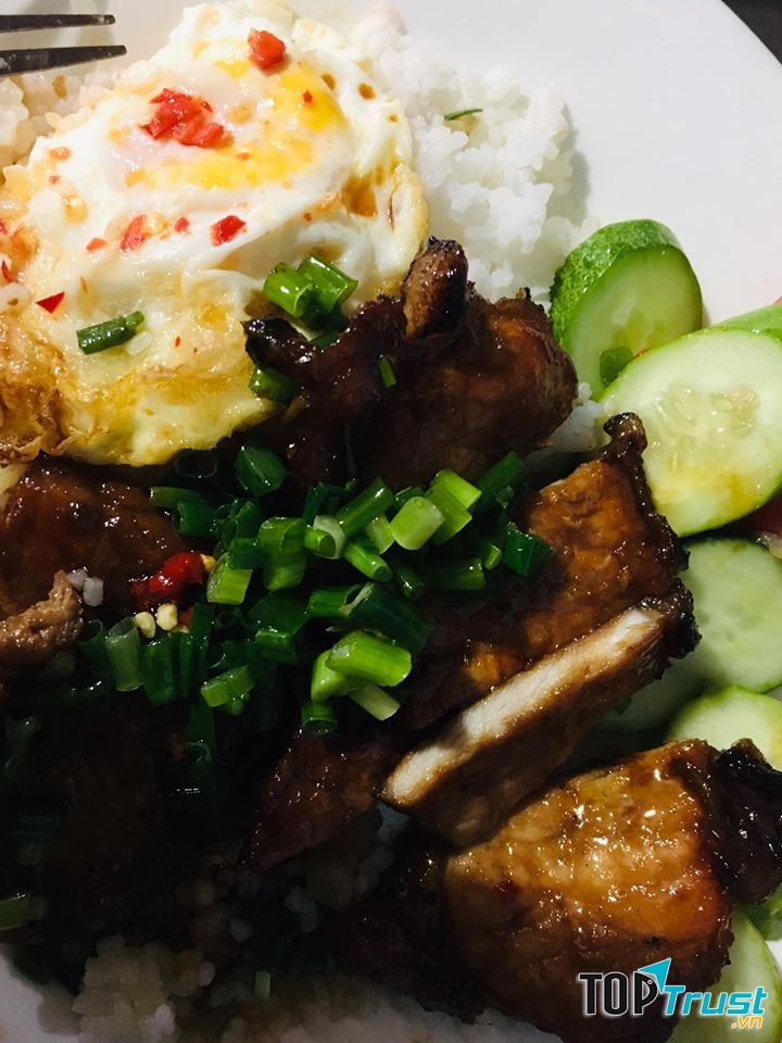 Cơm tấm Nguyễn Văn Lạc