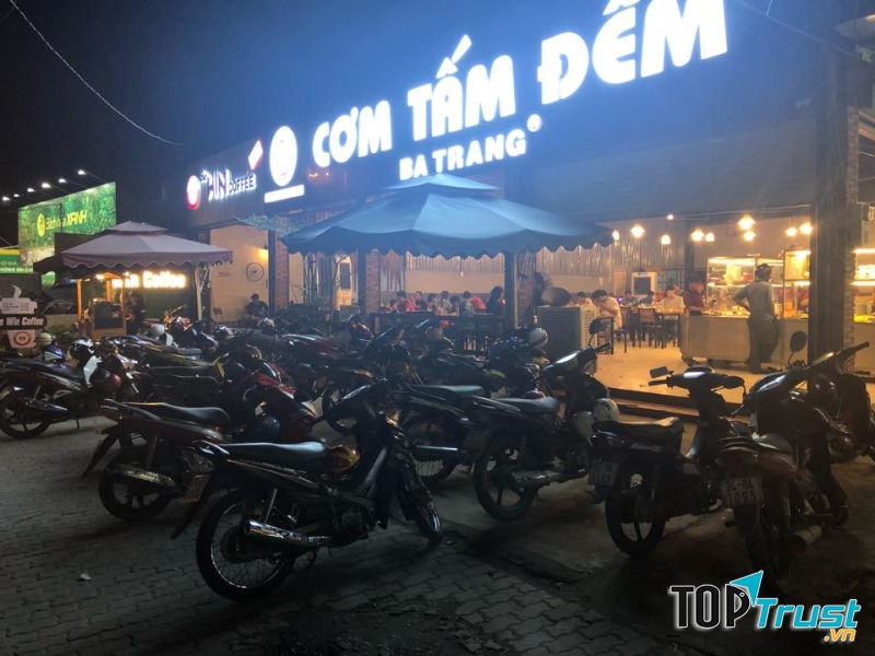 Cơm tấm Đêm Nhà Bè